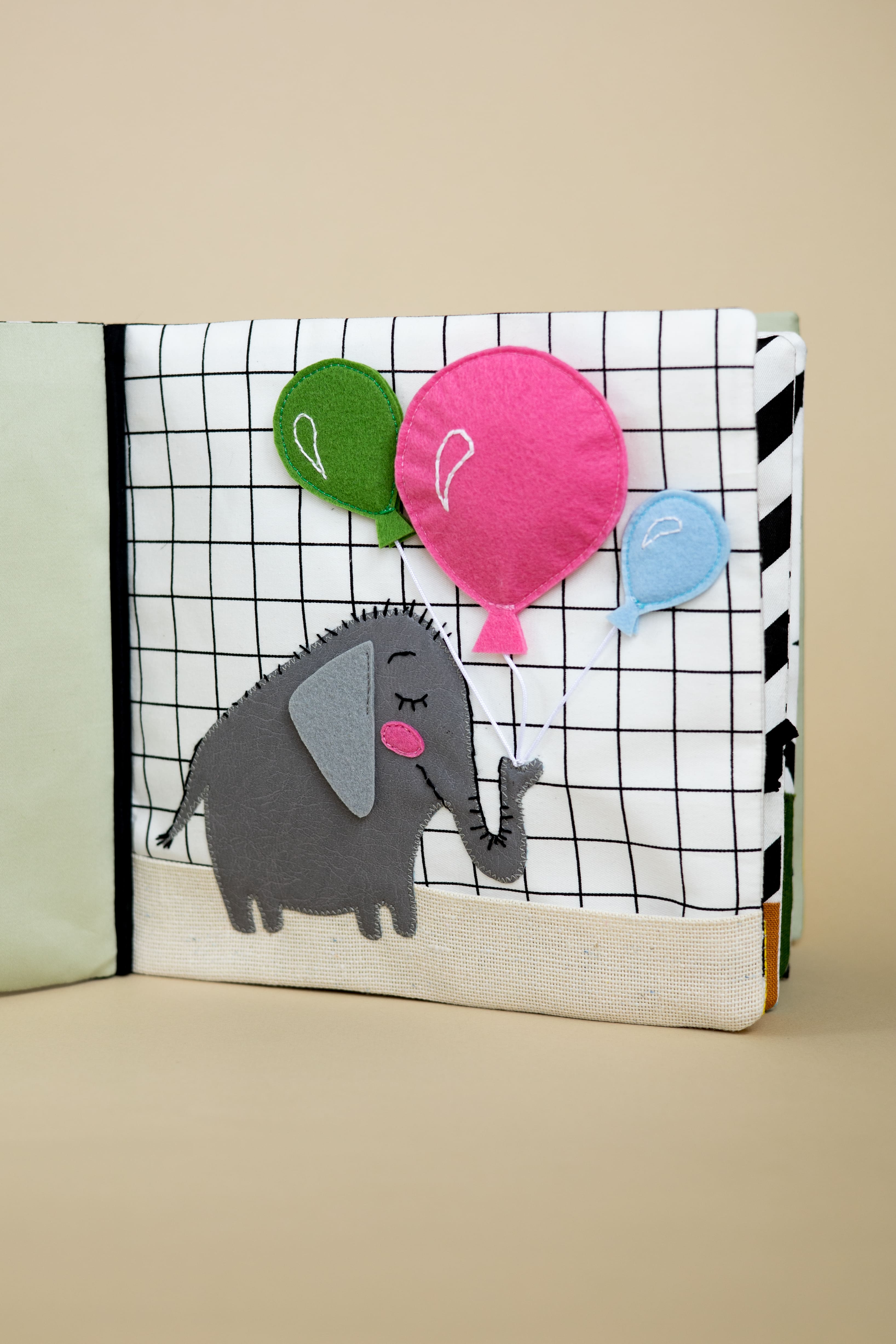 Soft  activity book Palamboo Big